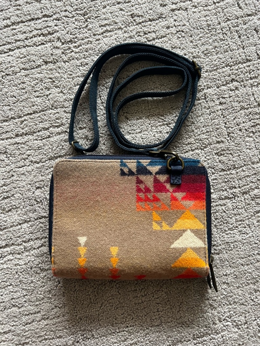 Pendleton Pilot Rock Wallet with Strap - Picture 2 of 16